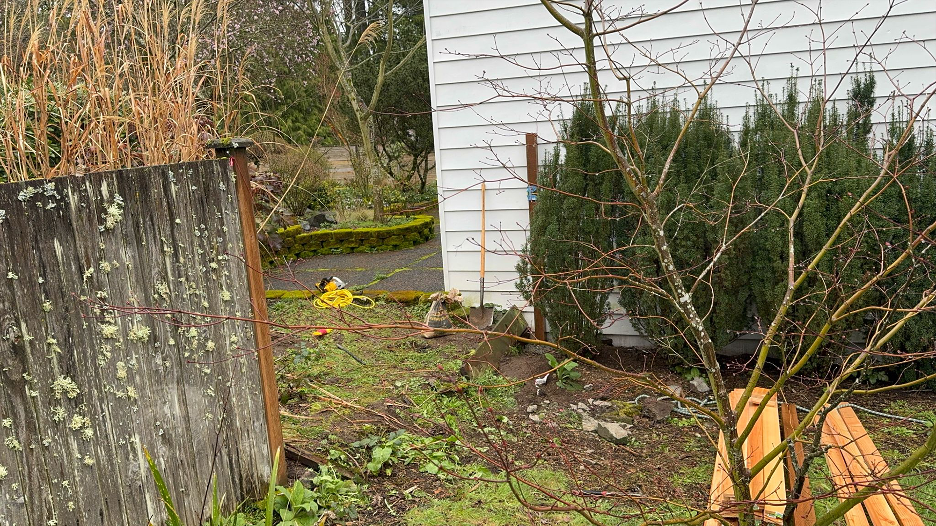 Driveway Fence & Gate Upgrade before work